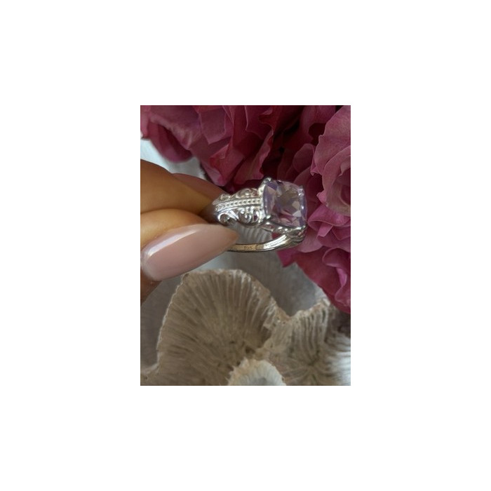 Lovely 925 Sterling Silver Amethyst Ring Size 7