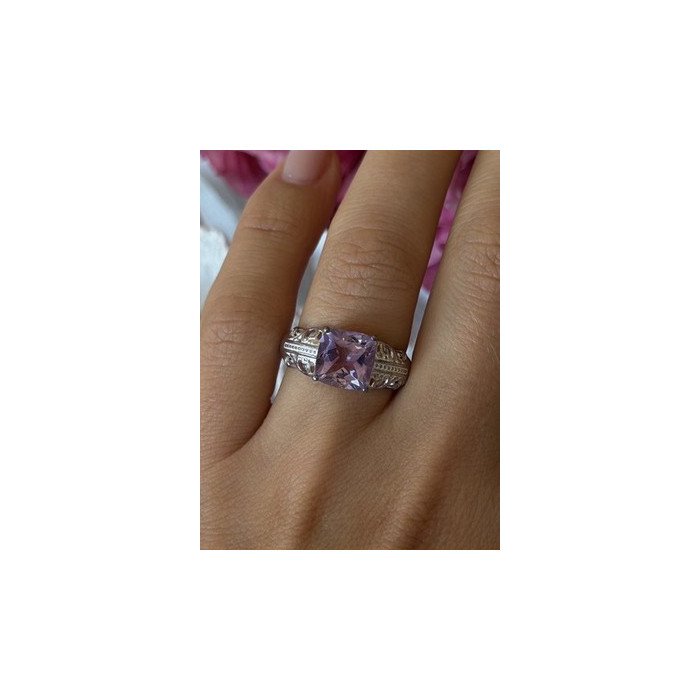 Lovely 925 Sterling Silver Amethyst Ring Size 7