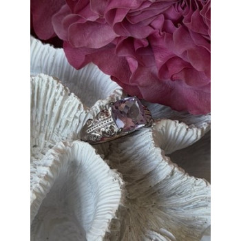 Lovely 925 Sterling Silver Amethyst Ring Size 7