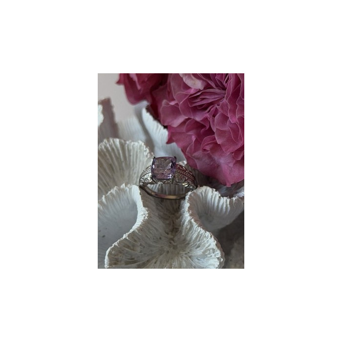 Lovely 925 Sterling Silver Amethyst Ring Size 7