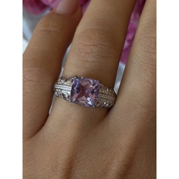 Lovely 925 Sterling Silver Amethyst Ring Size 7