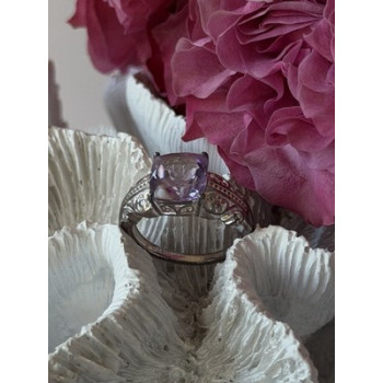 Lovely 925 Sterling Silver Amethyst Ring Size 7