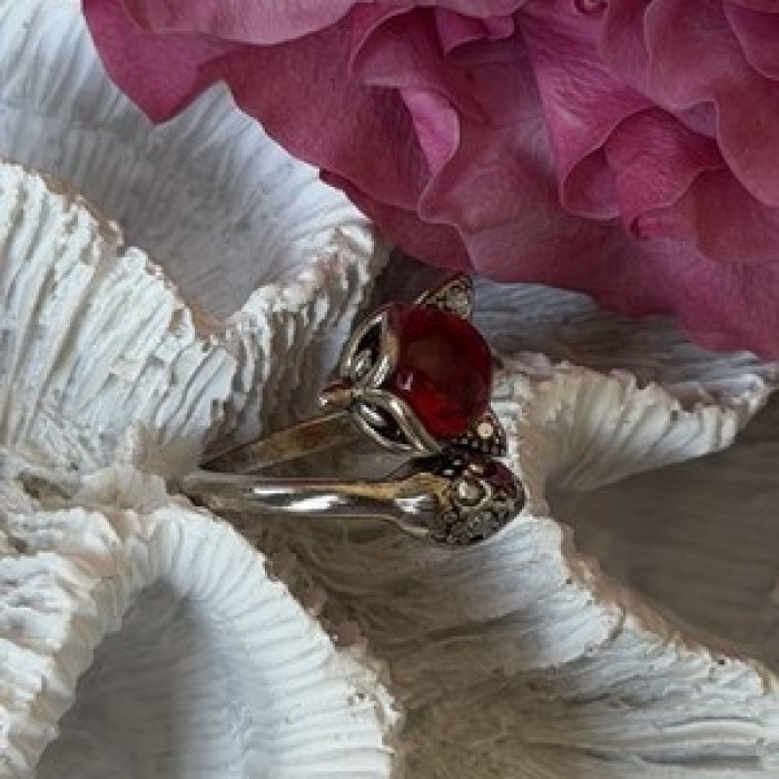 925 Sterling Silver Fox & Snake Red Glass Cabochon Ring Size 9 Sizable