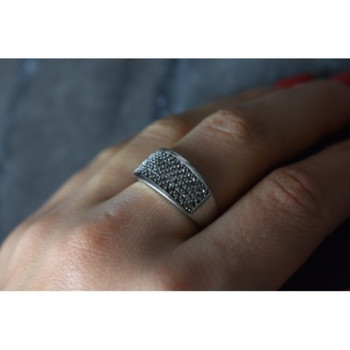 925 Sterling Silver CZ Ring Size 8