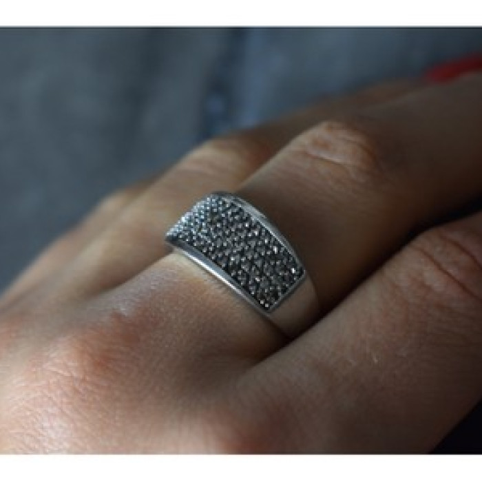 925 Sterling Silver CZ Ring Size 8