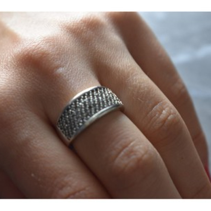 925 Sterling Silver CZ Ring Size 8