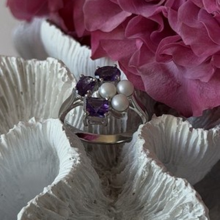 925 Sterling Silver Amethyst & Pearl Ring Size 8