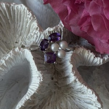925 Sterling Silver Amethyst & Pearl Ring Size 8