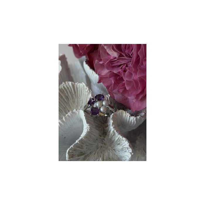 925 Sterling Silver Amethyst & Pearl Ring Size 8