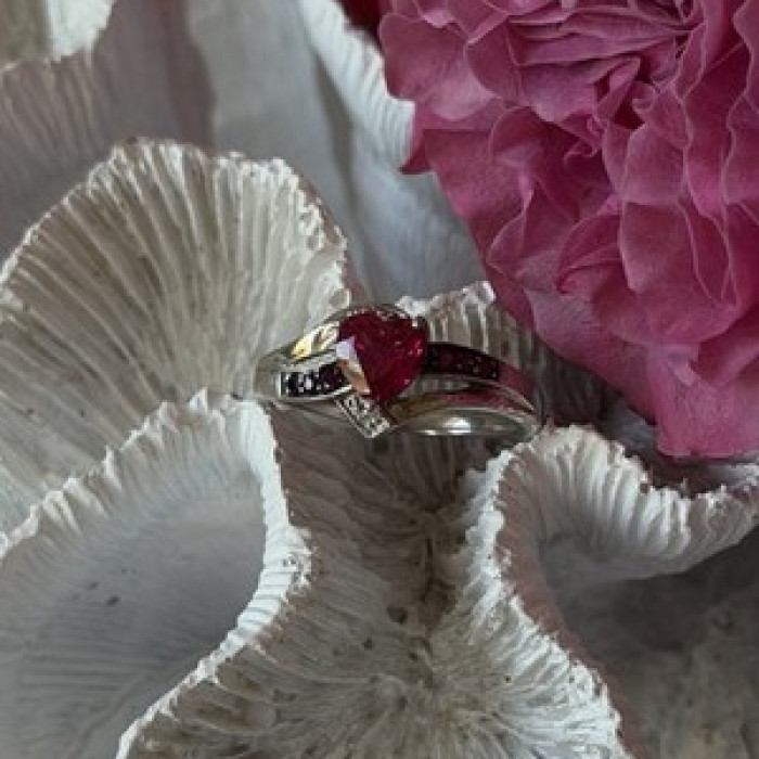 925 Sterling Silver Pink Sapphire Heart Ring Size 10