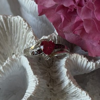 925 Sterling Silver Pink Sapphire Heart Ring Size 10
