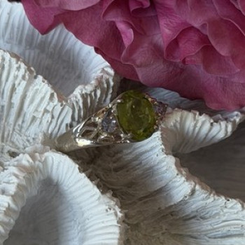 925 Sterling Silver Peridot & Tanzanite Ring Size 7