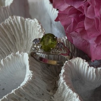 925 Sterling Silver Peridot & Tanzanite Ring Size 7