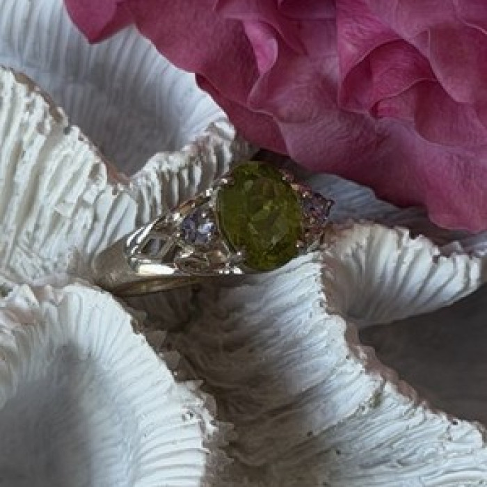 925 Sterling Silver Peridot & Tanzanite Ring Size 7
