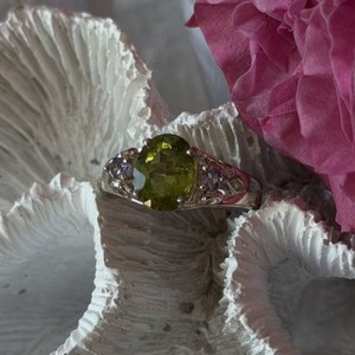 925 Sterling Silver Peridot & Tanzanite Ring Size 7