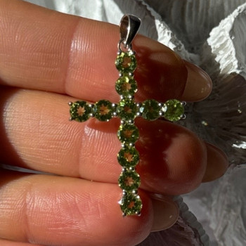 925 Sterling Silver Peridot Cross Pendant