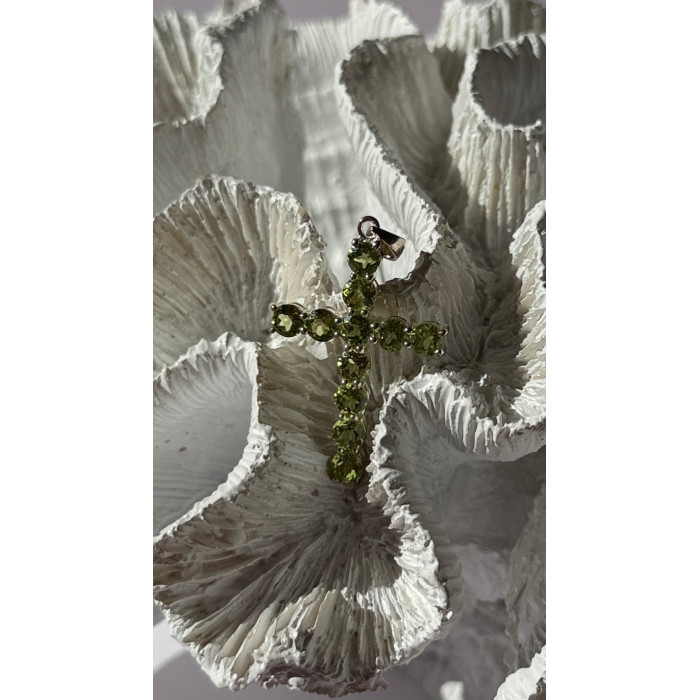 925 Sterling Silver Peridot Cross Pendant