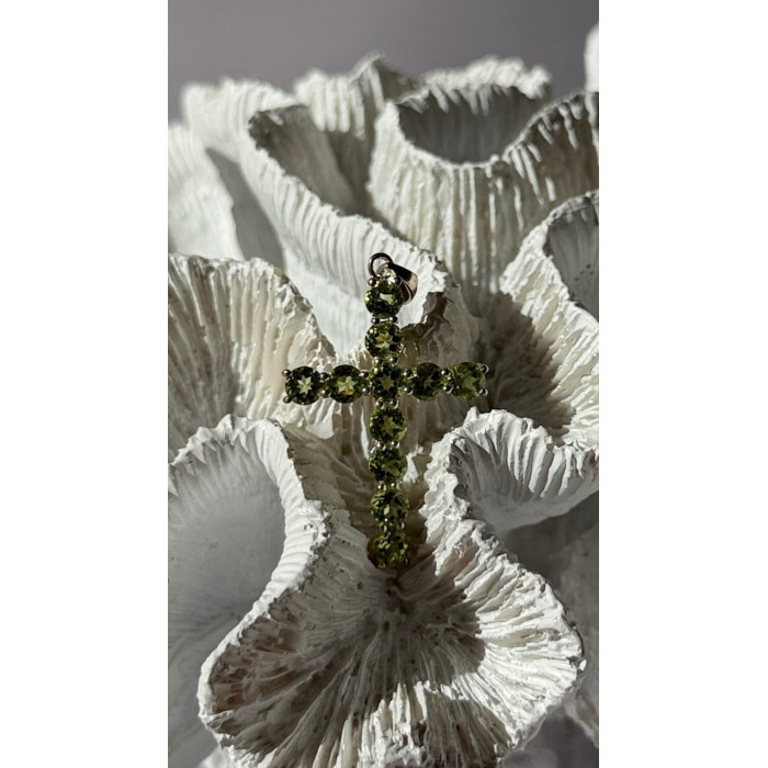 925 Sterling Silver Peridot Cross Pendant