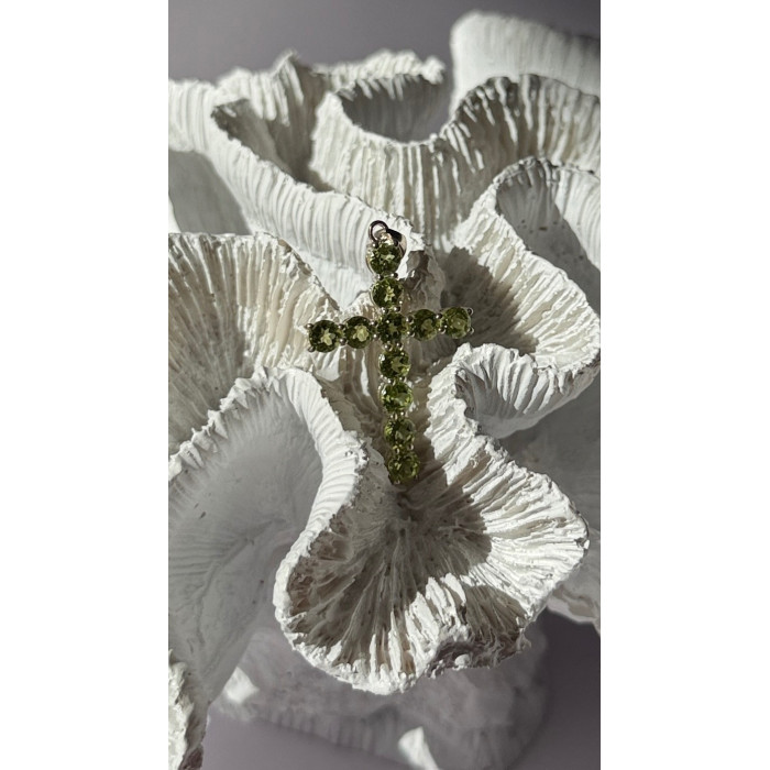 925 Sterling Silver Peridot Cross Pendant