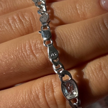 Beautiful 925 Sterling Silver Blue Topaz Bracelet Length 7.5