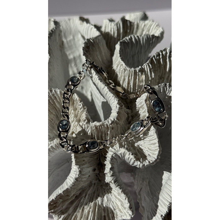 Beautiful 925 Sterling Silver Blue Topaz Bracelet Length 7.5