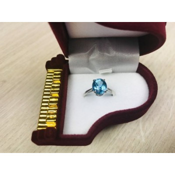 925 Sterling Silver Sky Blue Topaz Ring Size 5.5