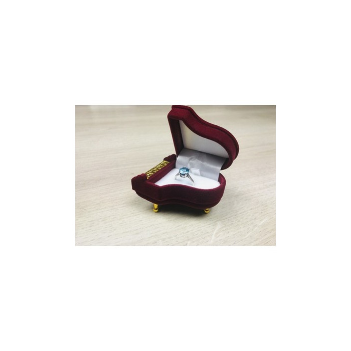 925 Sterling Silver Sky Blue Topaz Ring Size 5.5