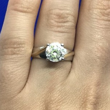 925 Sterling Silver CZ Ring Size 6.5