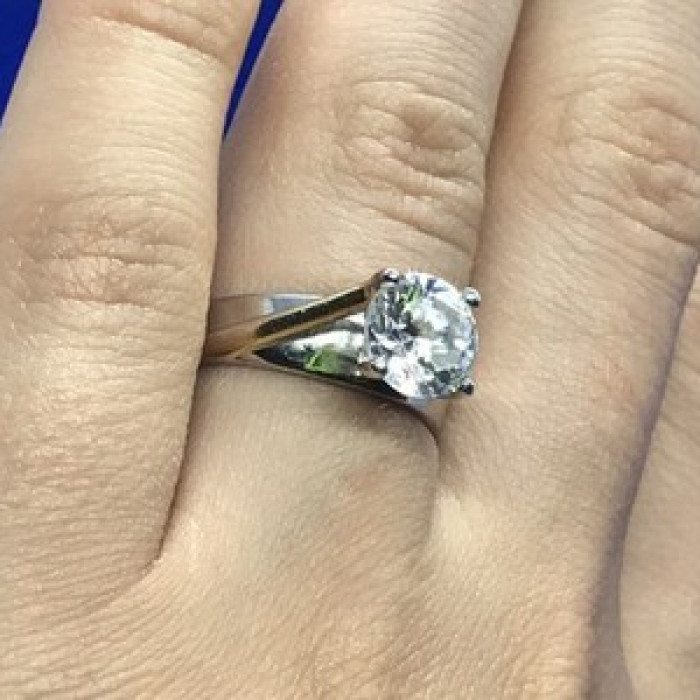 925 Sterling Silver CZ Ring Size 6.5