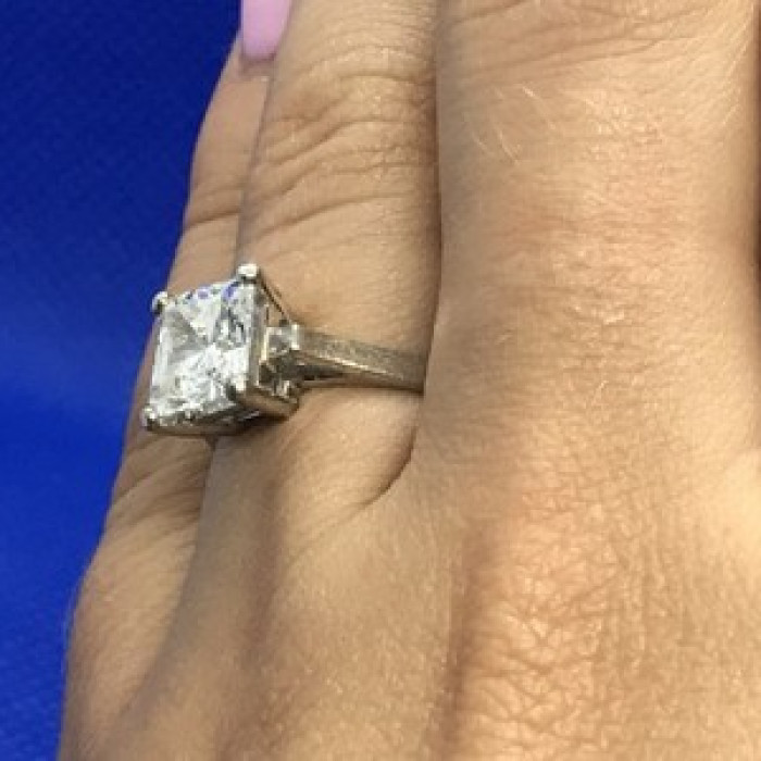 925 Sterling Silver CZ Ring Size 7