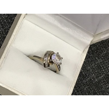 925 Sterling Silver CZ Ring Size 6.5