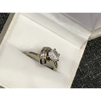 925 Sterling Silver CZ Ring Size 6.5