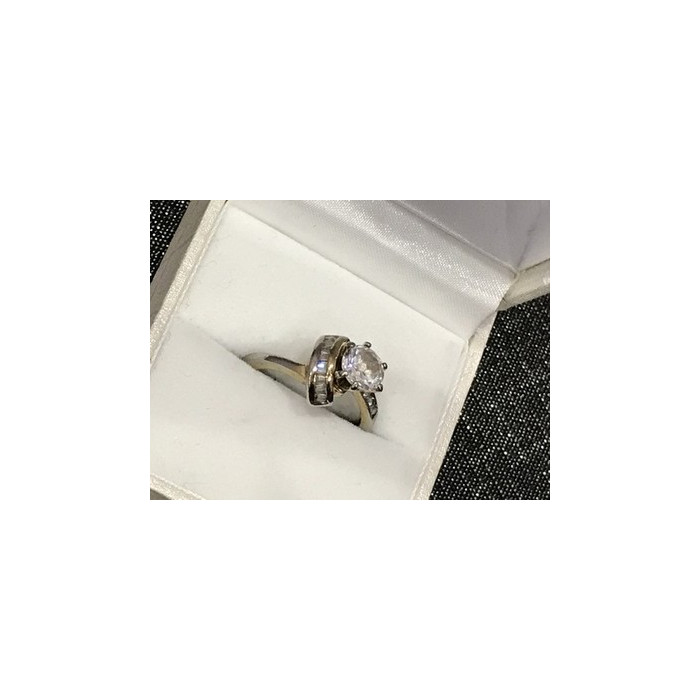 925 Sterling Silver CZ Ring Size 6.5