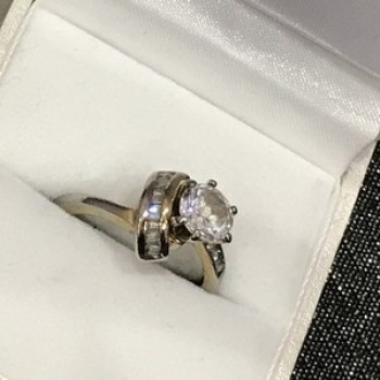 925 Sterling Silver CZ Ring Size 6.5