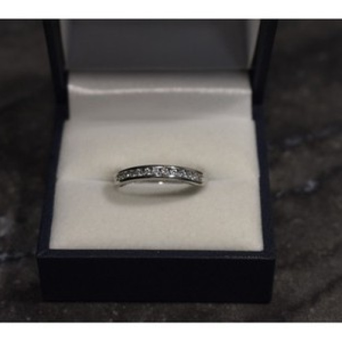 925 Sterling Silver CZ Band Ring Size 8
