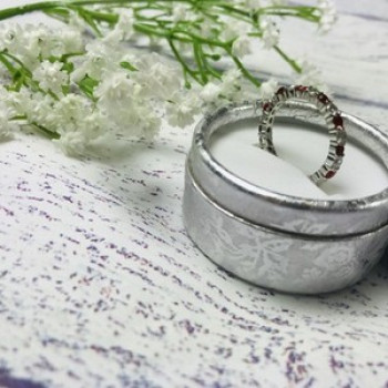 925 Sterling Silver Red & White CZ Band Ring Size 8.5