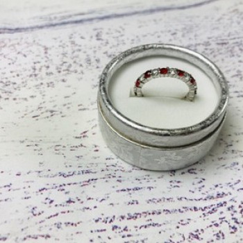 925 Sterling Silver Red & White CZ Band Ring Size 8.5