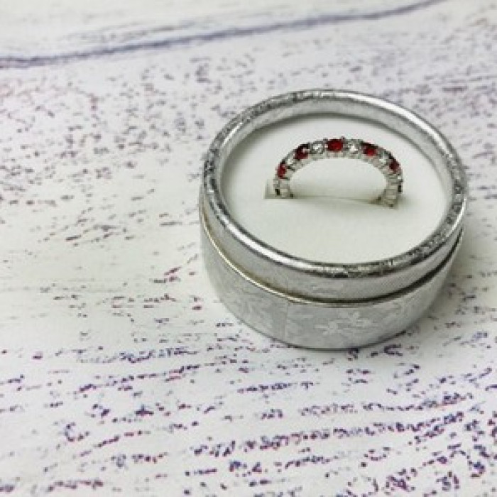 925 Sterling Silver Red & White CZ Band Ring Size 8.5