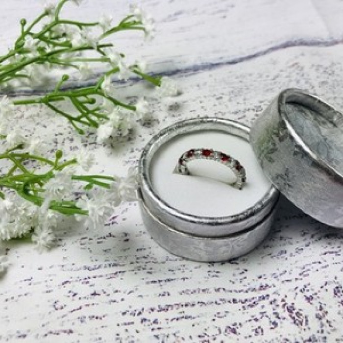 925 Sterling Silver Red & White CZ Band Ring Size 8.5
