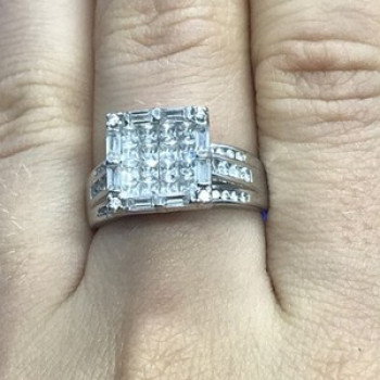 925 Sterling Silver CZ Ring Size 7.5