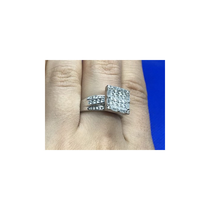 925 Sterling Silver CZ Ring Size 7.5