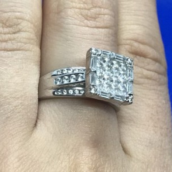 925 Sterling Silver CZ Ring Size 7.5