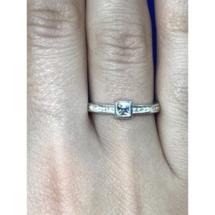 925 Sterling Silver CZ Ring Size 7
