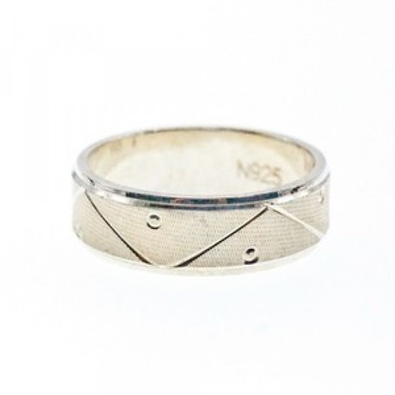 925 Sterling Silver Band Ring Size 7.5 Italy