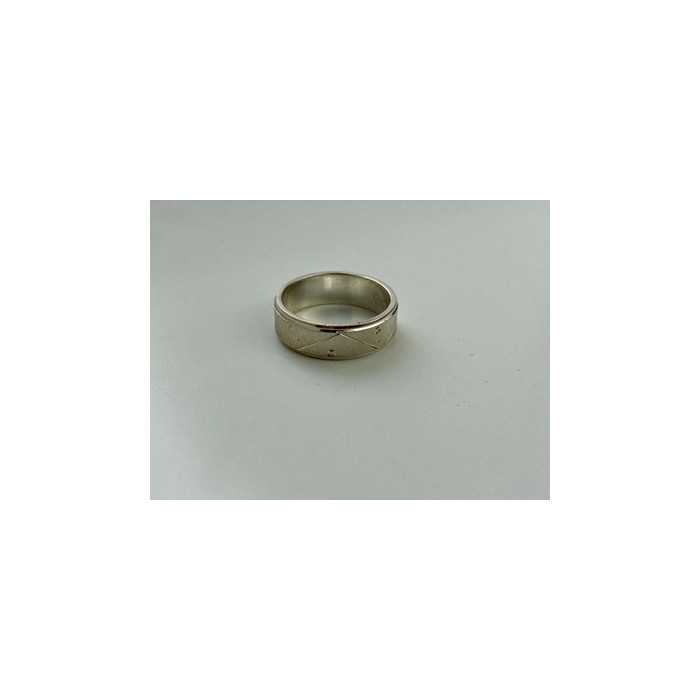 925 Sterling Silver Band Ring Size 7.5 Italy