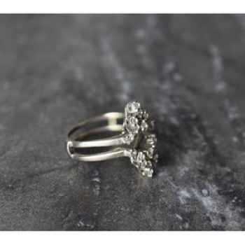 Designer's Ring with CZ Size 7.5