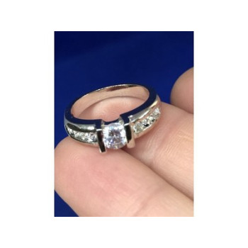 Classic Ring with CZ Size 5.5