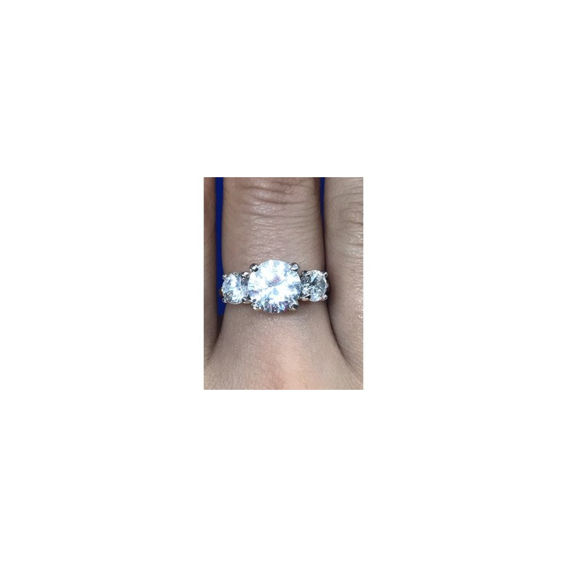 Beautiful Ring with CZ Size 7.5