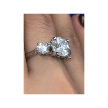 Beautiful Ring with CZ Size 7.5