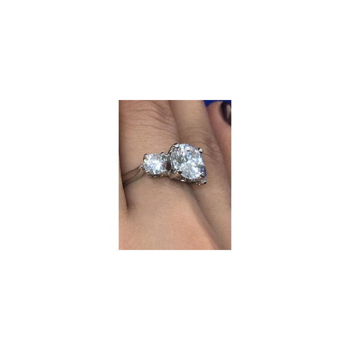 Beautiful Ring with CZ Size 7.5